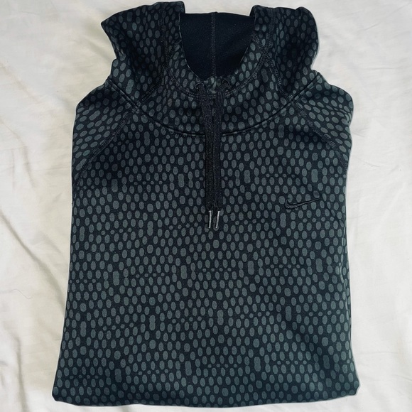 Women’s Therma-Fit Nike Sweatshirt - Picture 2 of 3